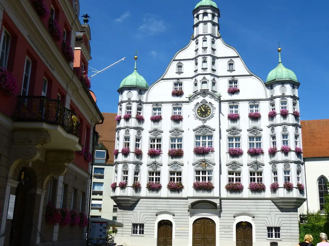 Historisches Rathaus am Marktplatz in Memmingen